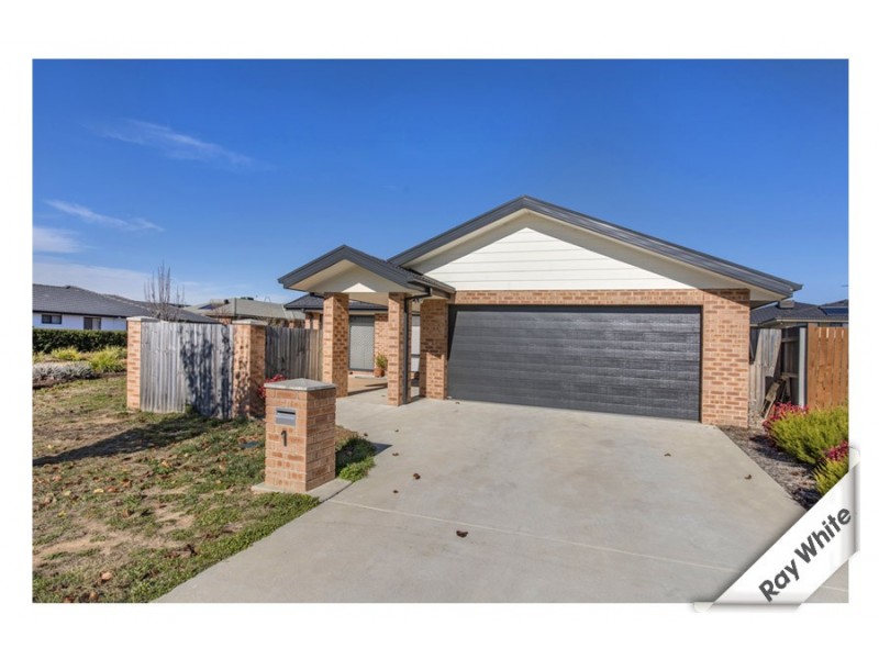 1 John James Loop, Macgregor ACT 2615