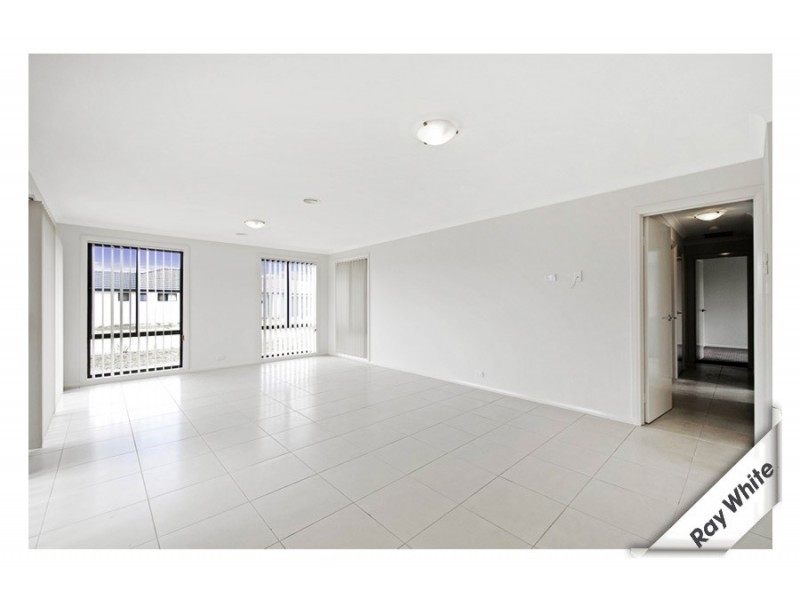 1 John James Loop, Macgregor ACT 2615