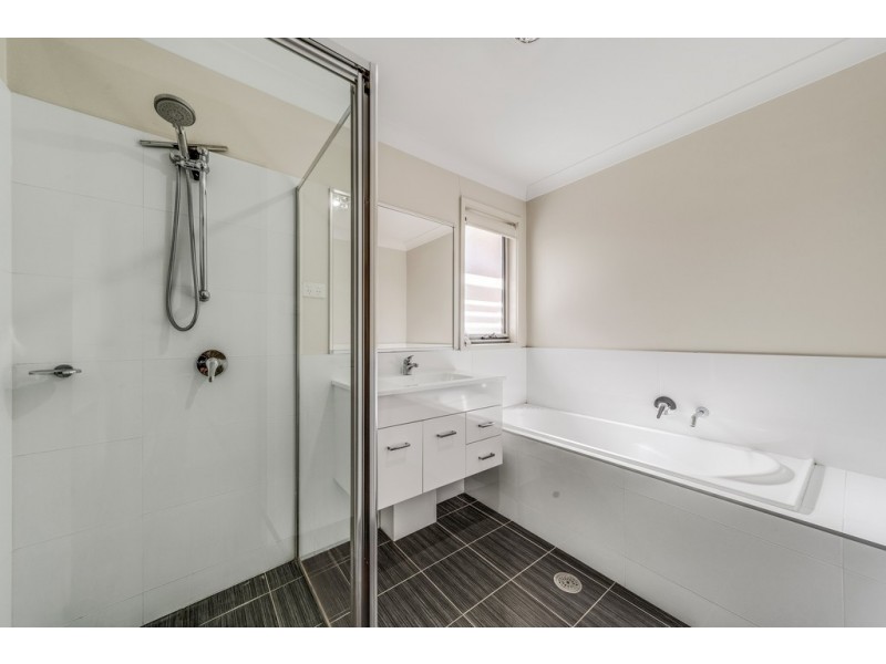 3/6 Clark Close, Spence ACT 2615