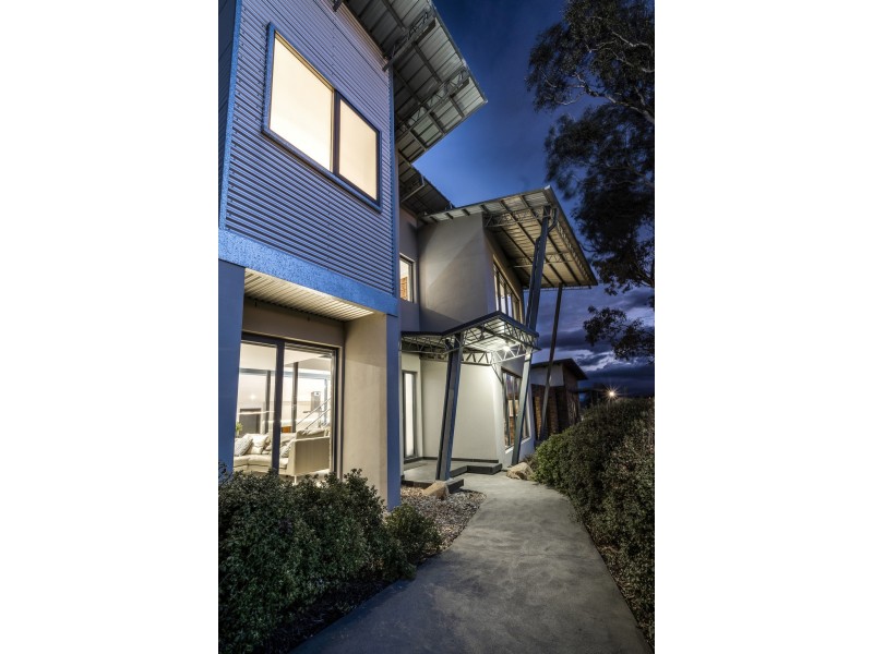 2 Menzel Crescent, Dunlop ACT 2615