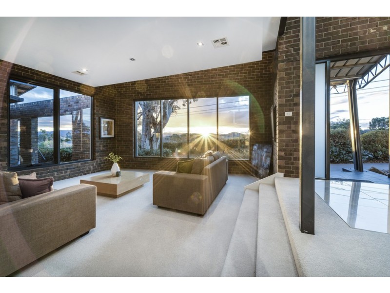 2 Menzel Crescent, Dunlop ACT 2615