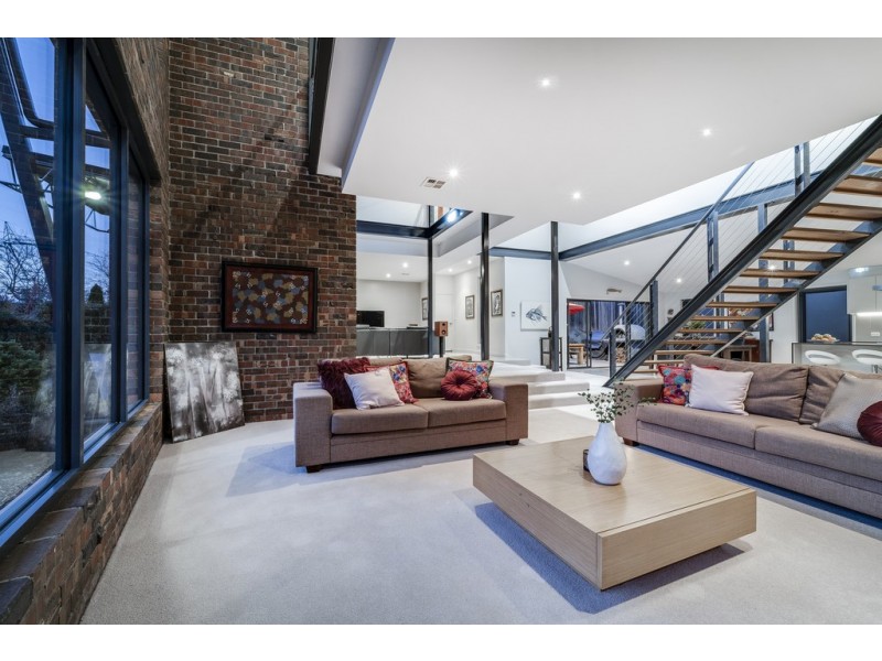 2 Menzel Crescent, Dunlop ACT 2615