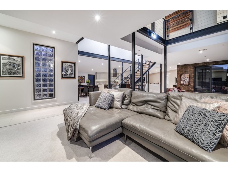 2 Menzel Crescent, Dunlop ACT 2615