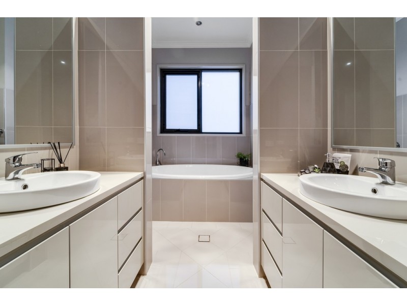 2 Menzel Crescent, Dunlop ACT 2615