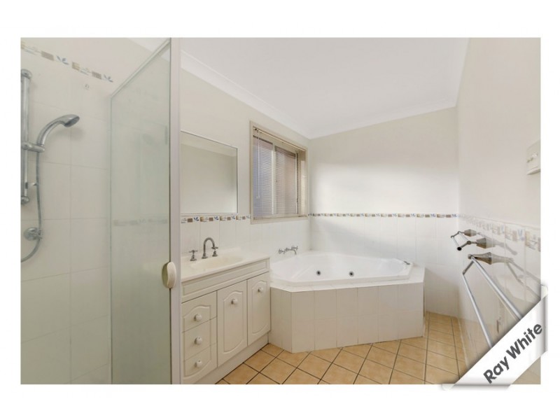 4/8 Proserpine Circuit, Amaroo ACT 2914