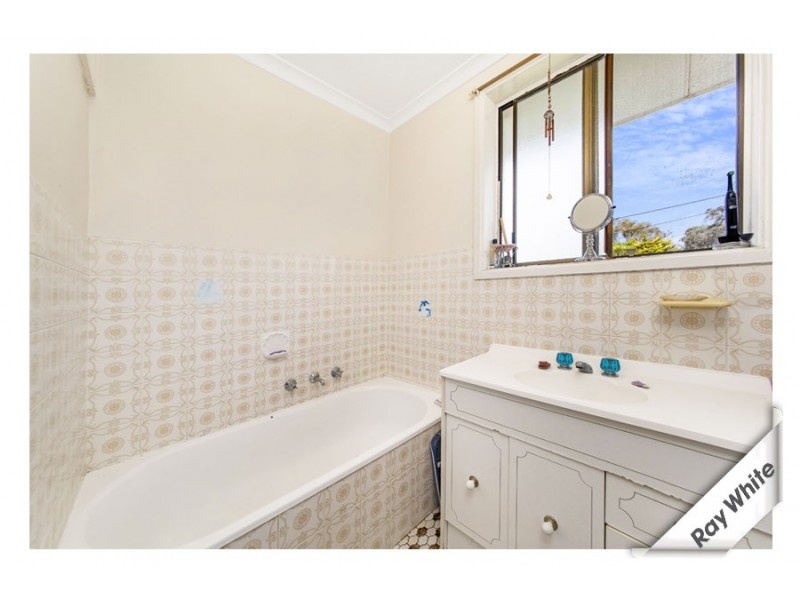 70 Armstrong Crescent, Holt ACT 2615
