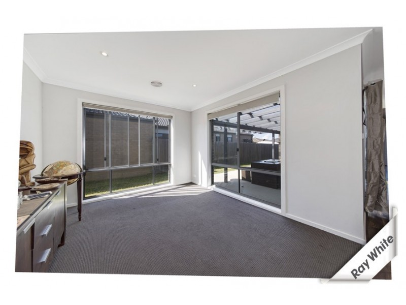 8 Maris King Street, Casey ACT 2913