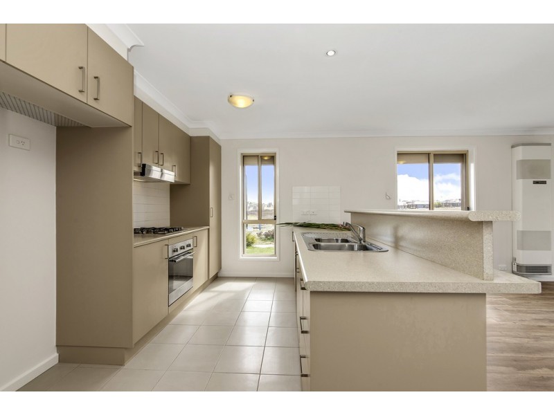 98 Hollows Circuit, Macgregor ACT 2615