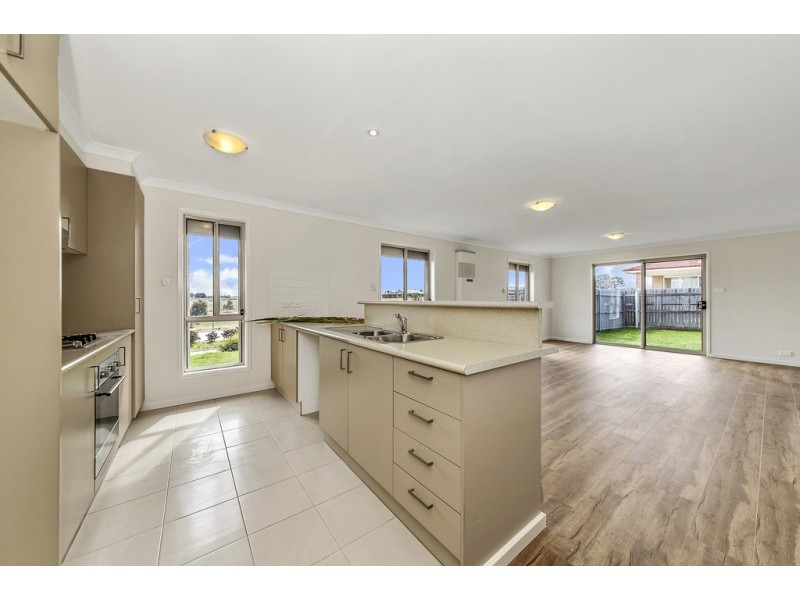 98 Hollows Circuit, Macgregor ACT 2615