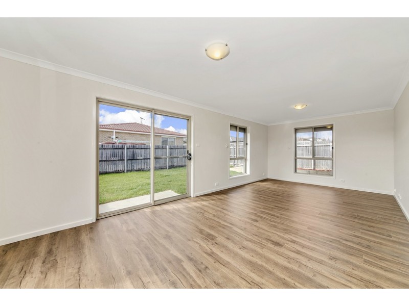 98 Hollows Circuit, Macgregor ACT 2615