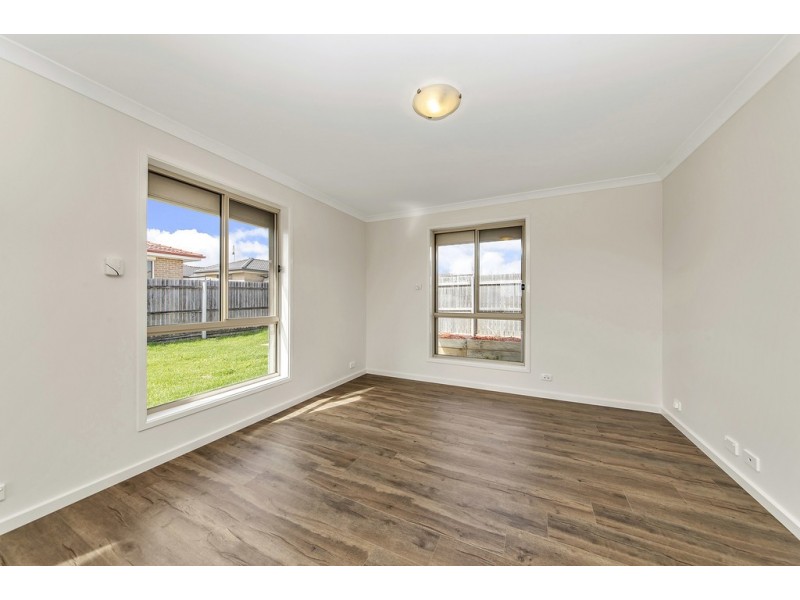 98 Hollows Circuit, Macgregor ACT 2615