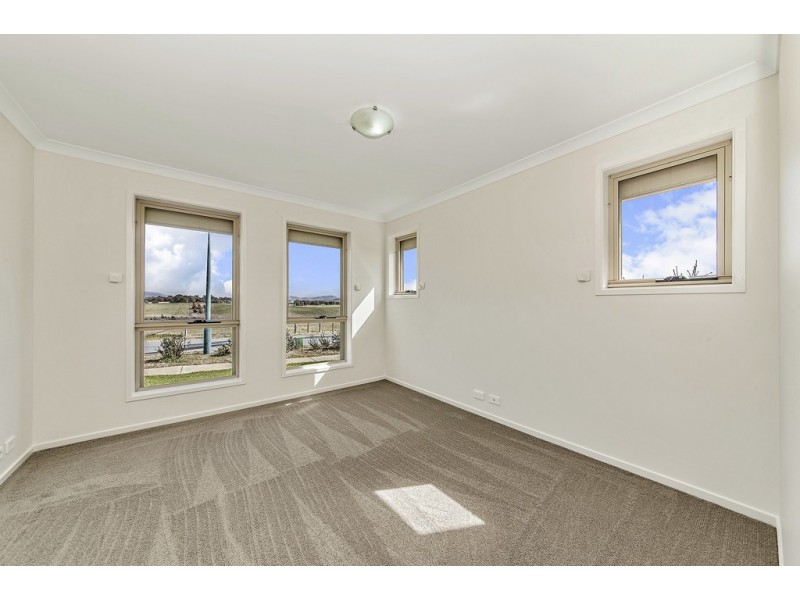 98 Hollows Circuit, Macgregor ACT 2615