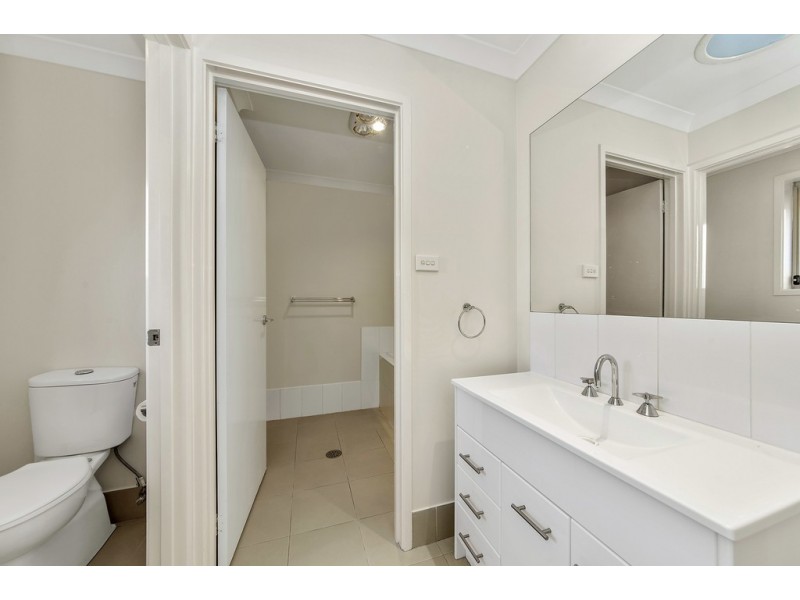 98 Hollows Circuit, Macgregor ACT 2615