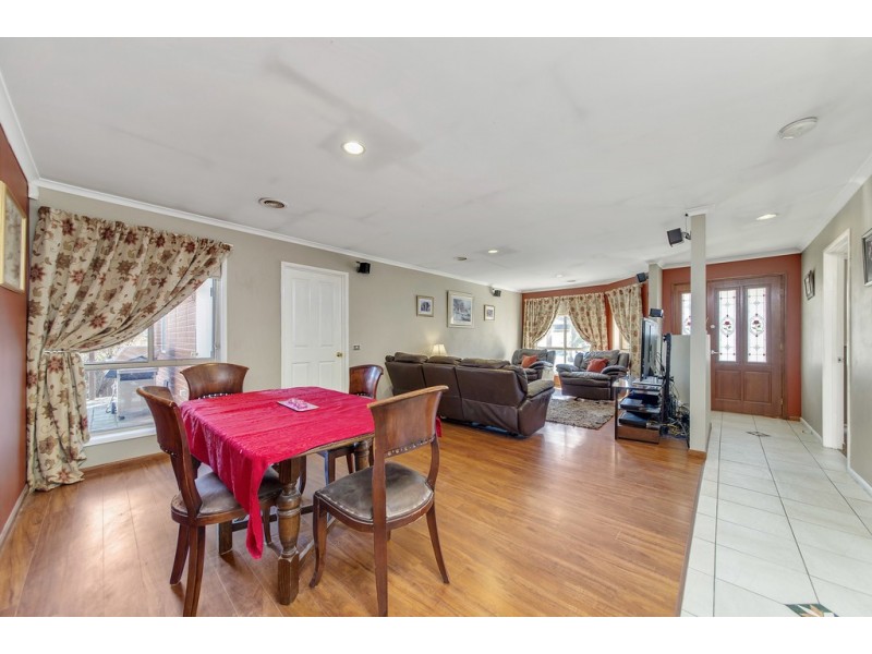 6 Lovely Close, Dunlop ACT 2615