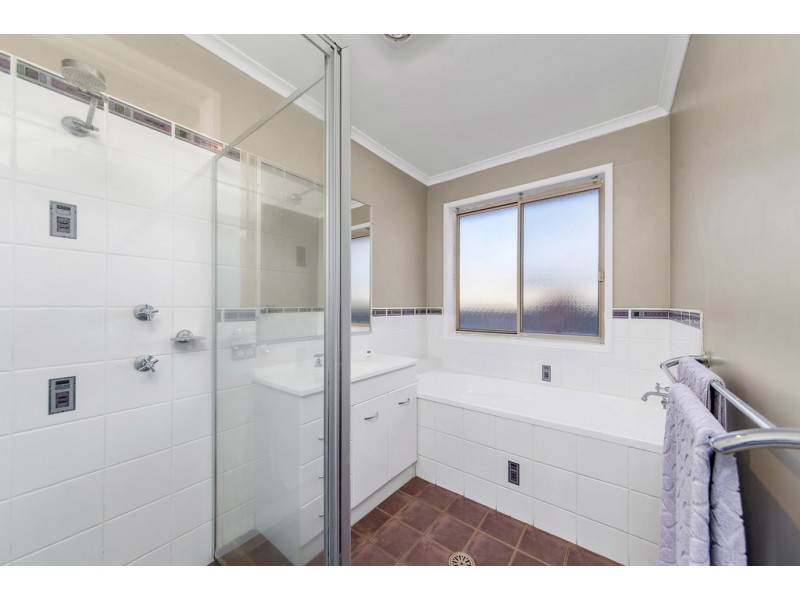 6 Lovely Close, Dunlop ACT 2615