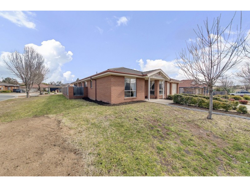 6 Lovely Close, Dunlop ACT 2615