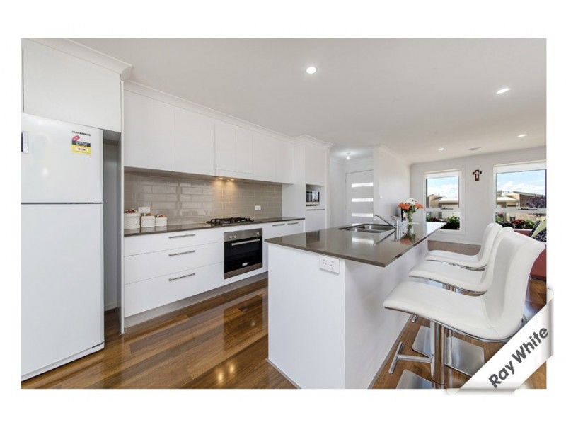 17 Hilda Kincaid Crescent, Macgregor ACT 2615