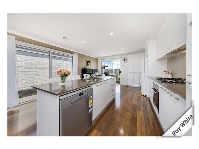 17 Hilda Kincaid Crescent, Macgregor ACT 2615