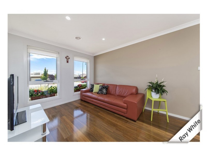 17 Hilda Kincaid Crescent, Macgregor ACT 2615