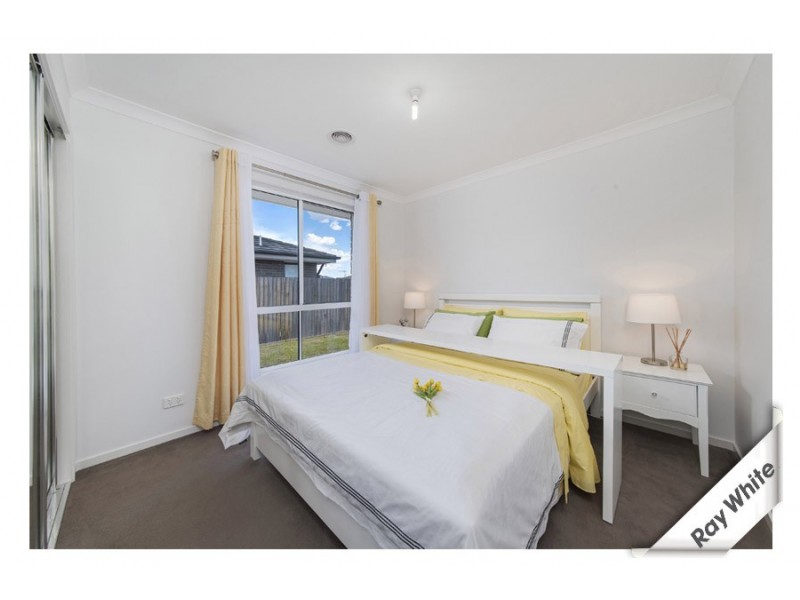 17 Hilda Kincaid Crescent, Macgregor ACT 2615