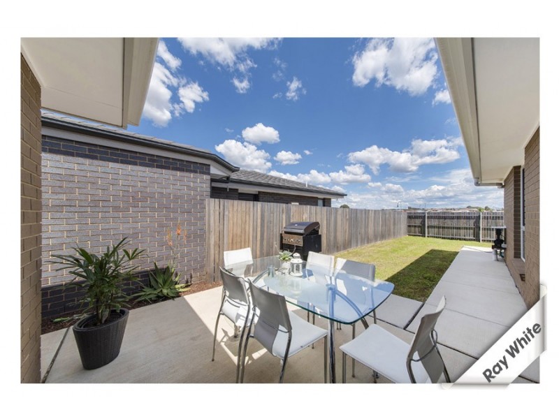 17 Hilda Kincaid Crescent, Macgregor ACT 2615