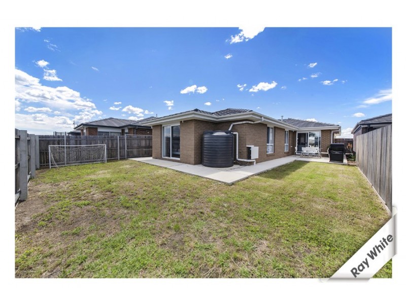 17 Hilda Kincaid Crescent, Macgregor ACT 2615