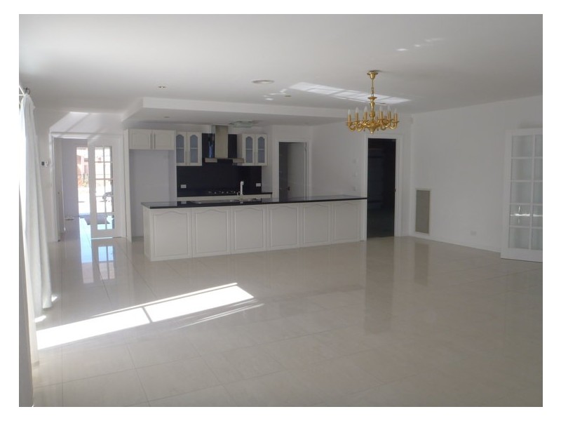 10 Roxburgh Street, Franklin ACT 2913