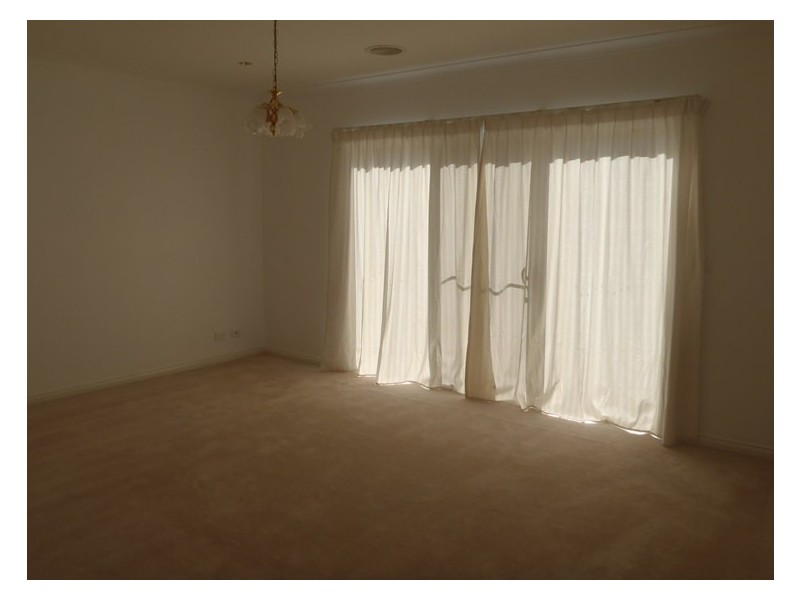 10 Roxburgh Street, Franklin ACT 2913