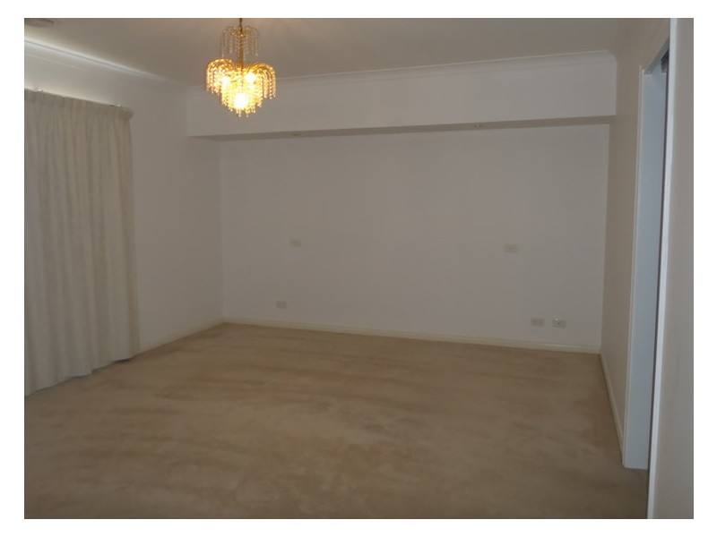 10 Roxburgh Street, Franklin ACT 2913