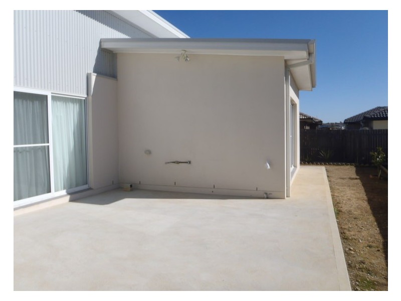 10 Roxburgh Street, Franklin ACT 2913