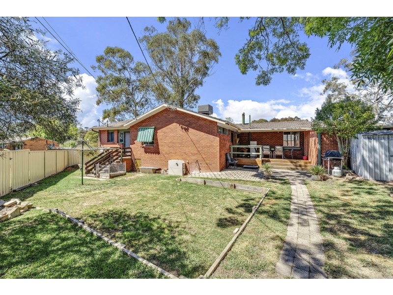 2 Kieran Place, Holt ACT 2615