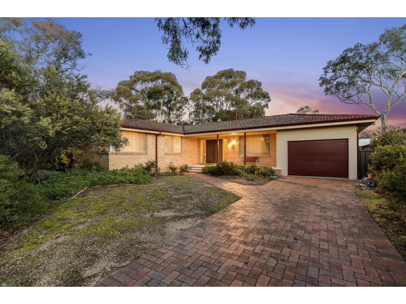 6 Gibbes Place, Weetangera ACT 2614