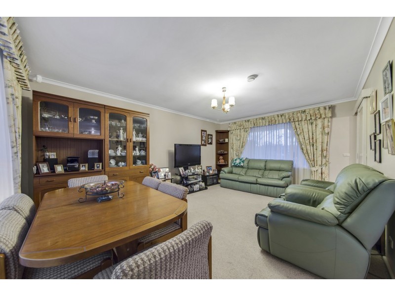 6 Gibbes Place, Weetangera ACT 2614