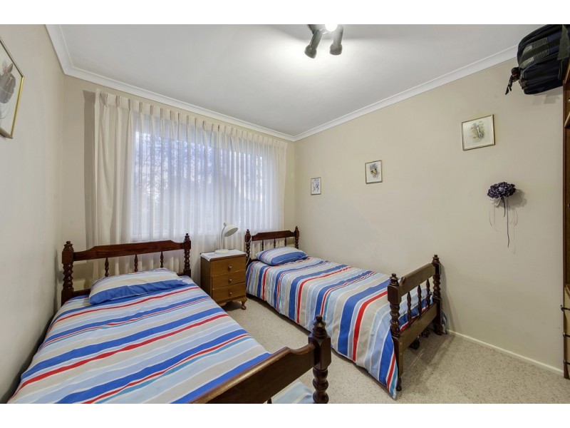 6 Gibbes Place, Weetangera ACT 2614