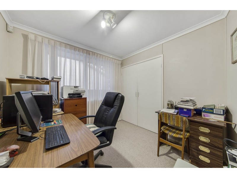 6 Gibbes Place, Weetangera ACT 2614
