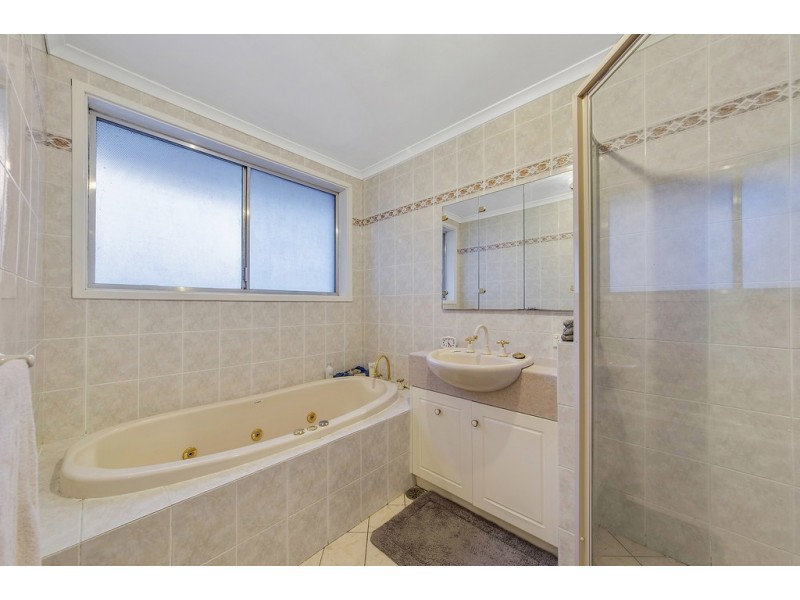 6 Gibbes Place, Weetangera ACT 2614