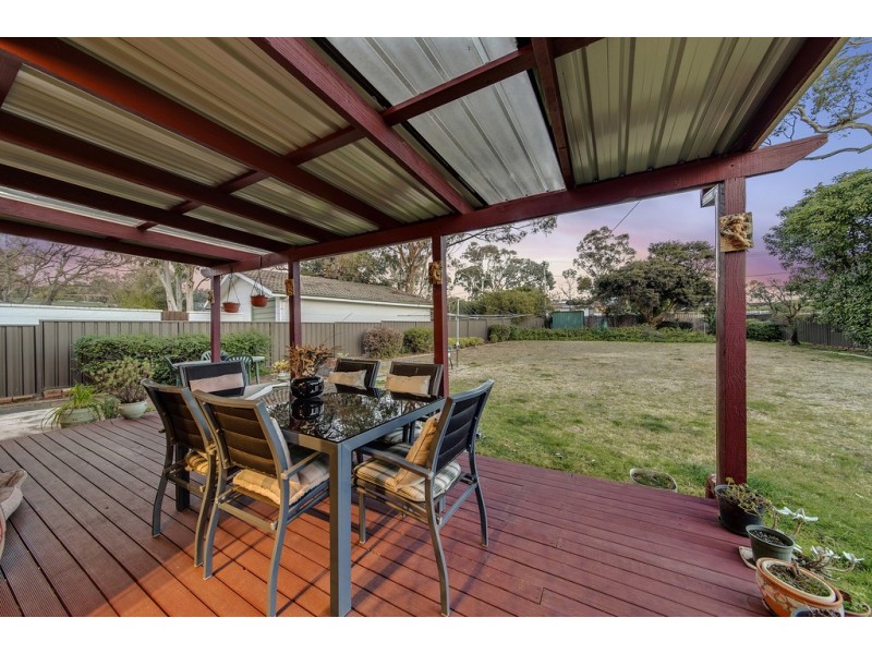 6 Gibbes Place, Weetangera ACT 2614
