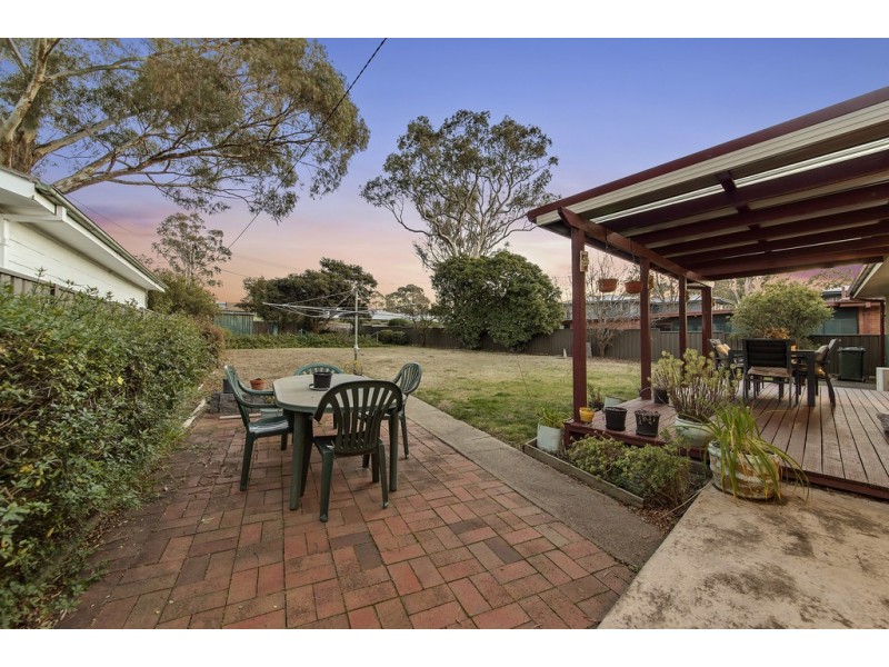 6 Gibbes Place, Weetangera ACT 2614