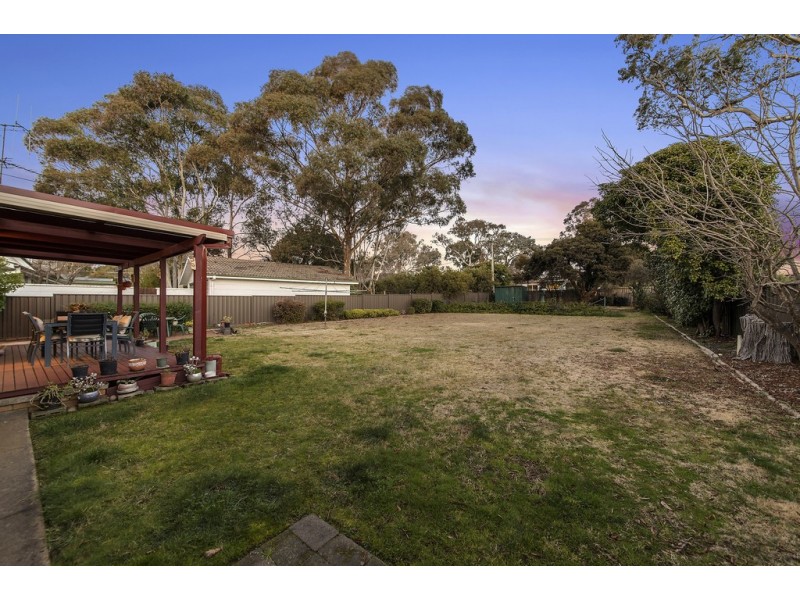 6 Gibbes Place, Weetangera ACT 2614