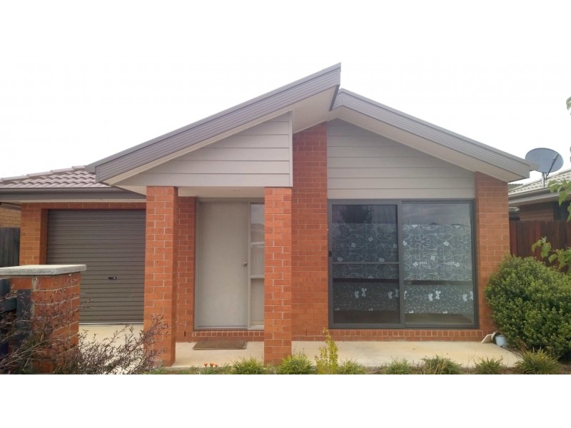 182 Macfarlane Burnet Avenue, Macgregor ACT 2615