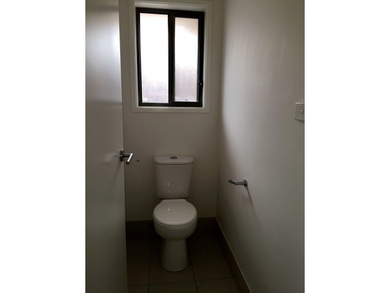 182 Macfarlane Burnet Avenue, Macgregor ACT 2615