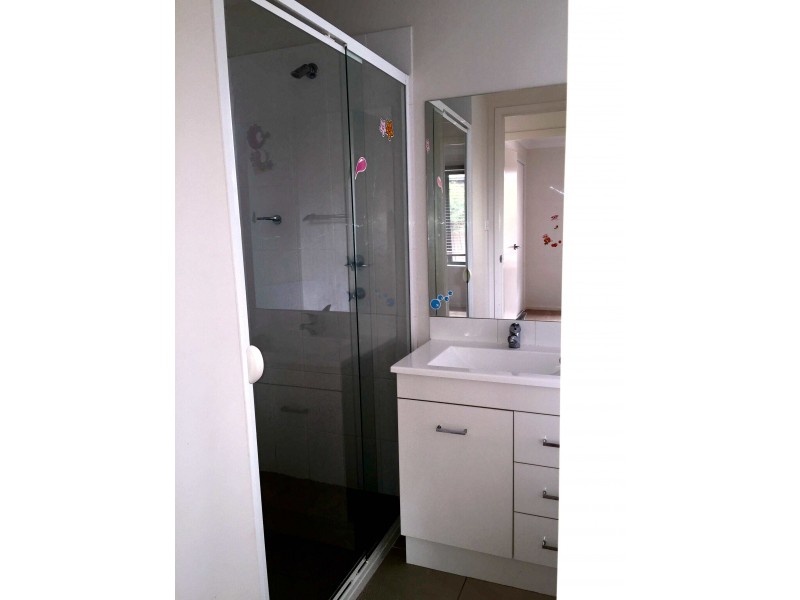 182 Macfarlane Burnet Avenue, Macgregor ACT 2615