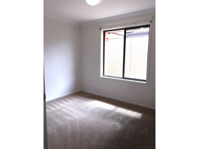 182 Macfarlane Burnet Avenue, Macgregor ACT 2615