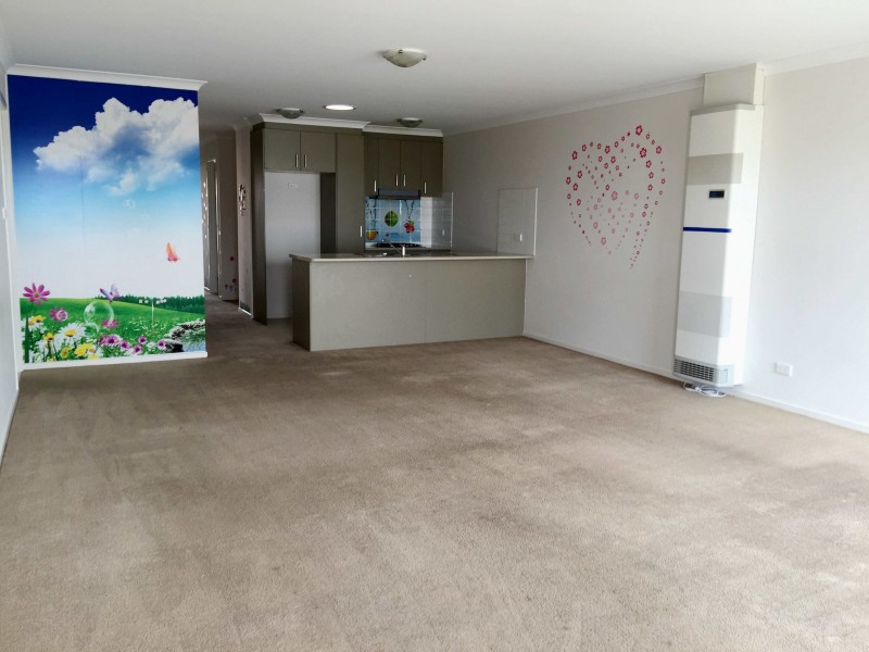 182 Macfarlane Burnet Avenue, Macgregor ACT 2615