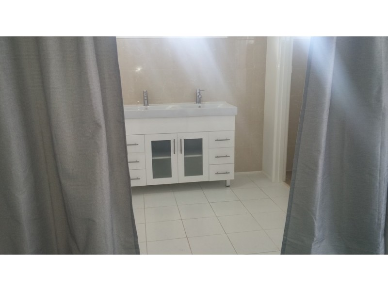 5 Belconnen Way, Weetangera ACT 2614