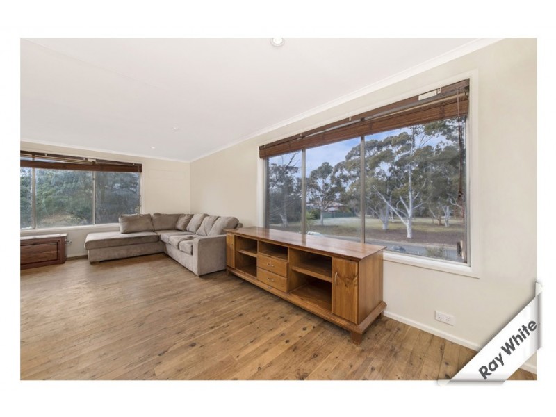 8 Dale Circuit, Kambah ACT 2902