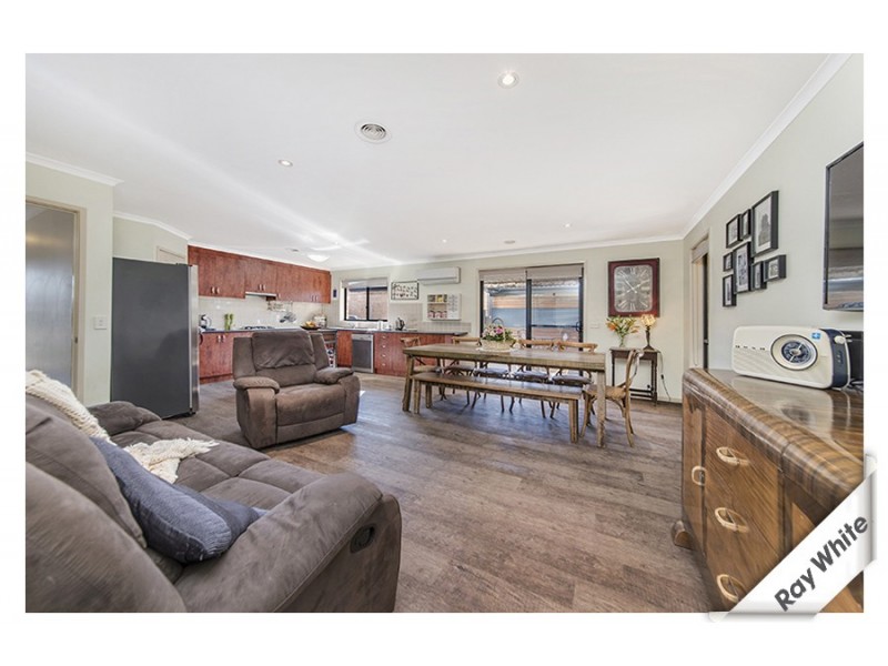 10 Fitton Close, Dunlop ACT 2615