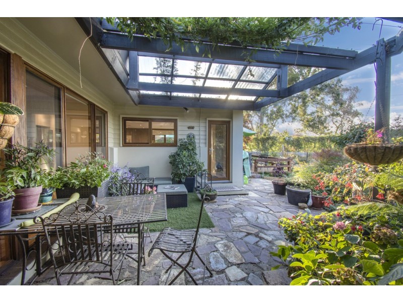 4 Davis Street, Weetangera ACT 2614