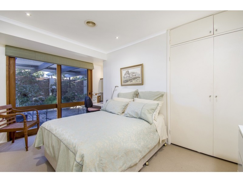 4 Davis Street, Weetangera ACT 2614