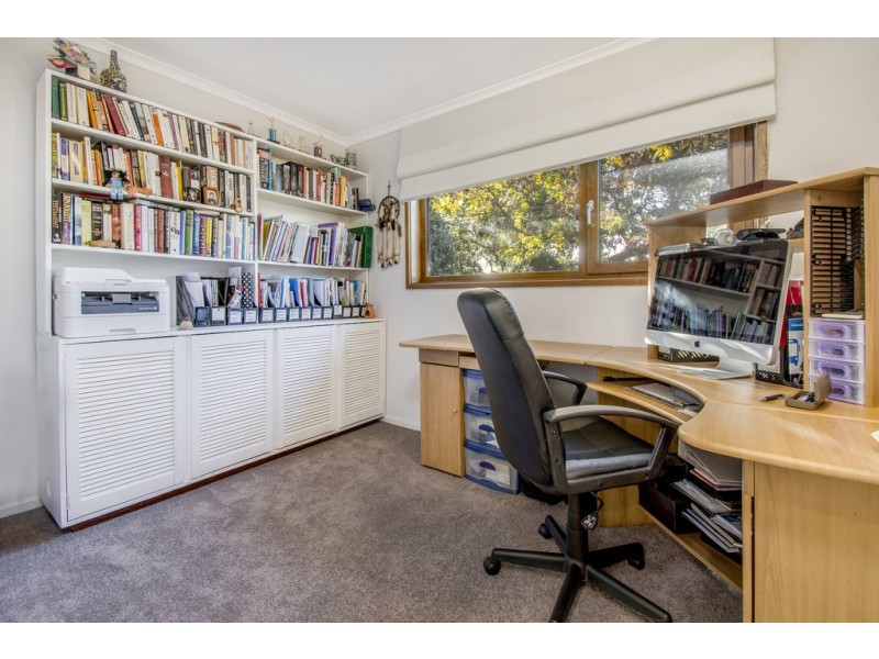4 Davis Street, Weetangera ACT 2614